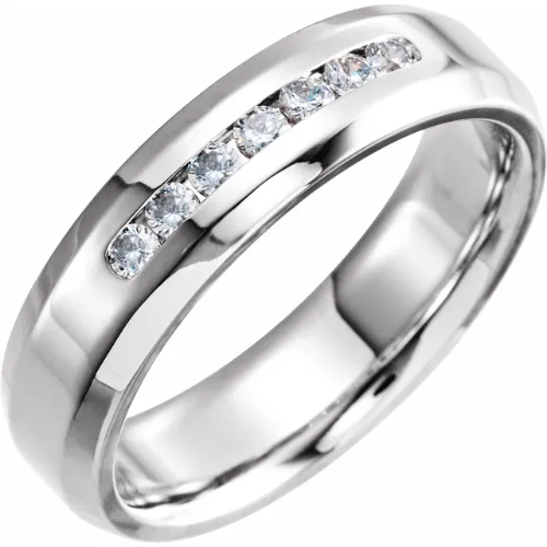 Beveled-Edge Band – 1/4 CTW Diamond